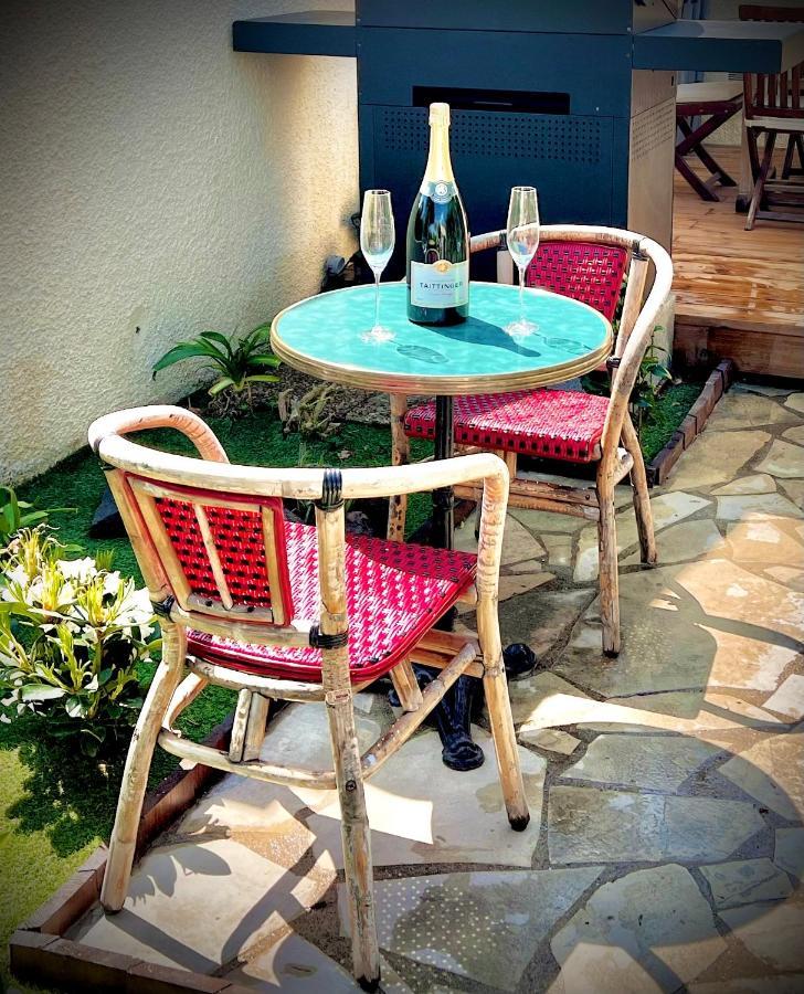 Mezzanine/jardin/terrasse Village Naturiste
